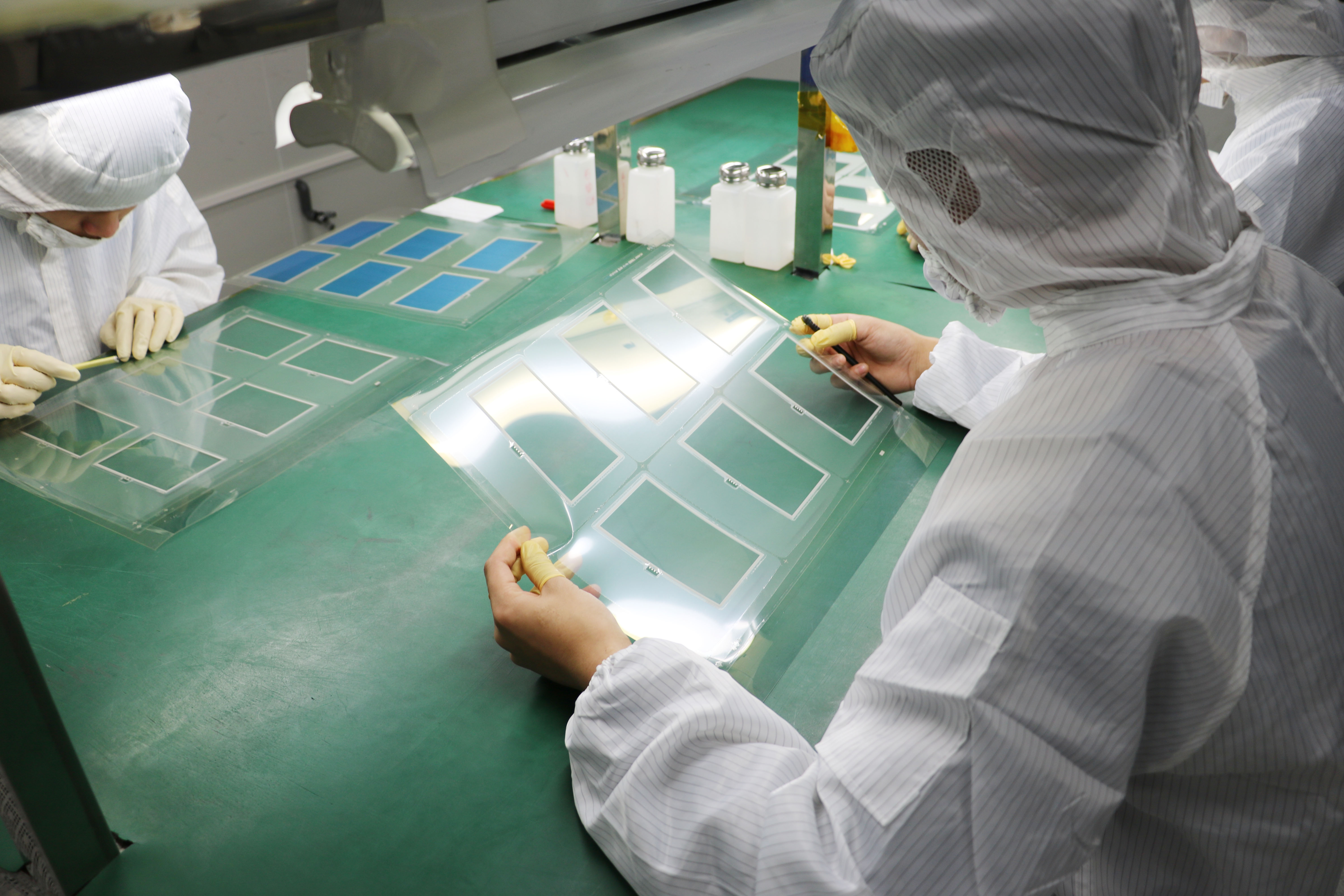 KB88凯时官网登录触摸屏车间照片